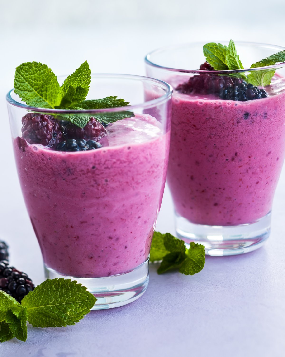 Banana berry breakfast smoothie
